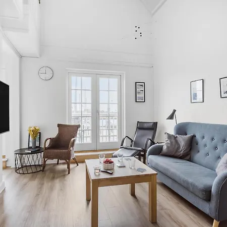 Cozy In With House Sea View Apartment