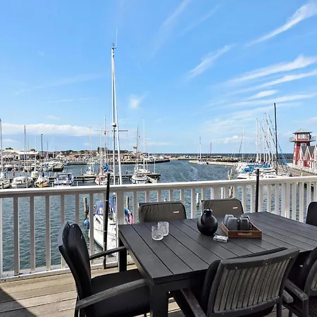 Cozy In With House Sea View Apartment